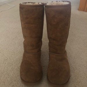 UGG Classic Chestnut Boots S/N 5815 Size 7